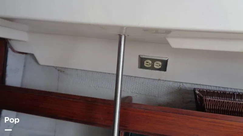 Slide: The Image of Hunter 31 1983 - 12168355