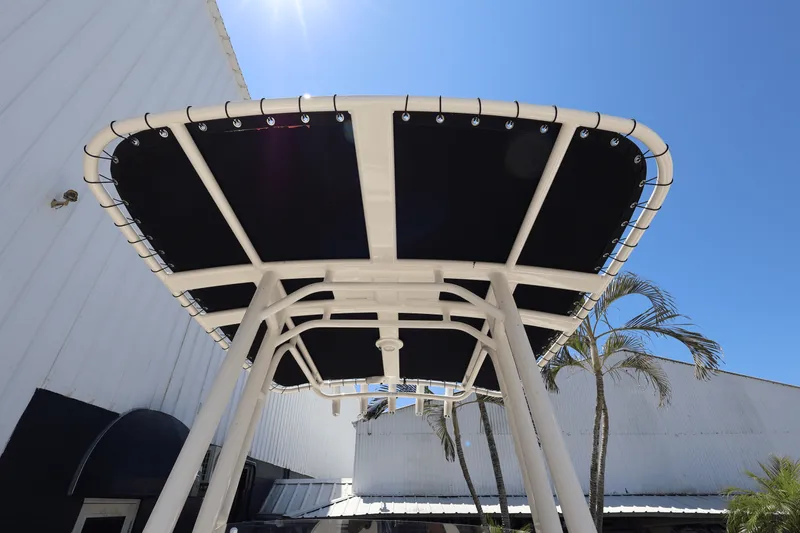 Slide: The Image of Boston Whaler 190 Montauk 2025 - 29