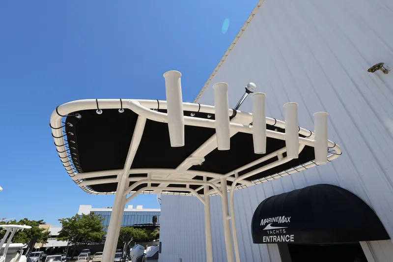 Slide: The Image of Boston Whaler 190 Montauk 2025 - 30