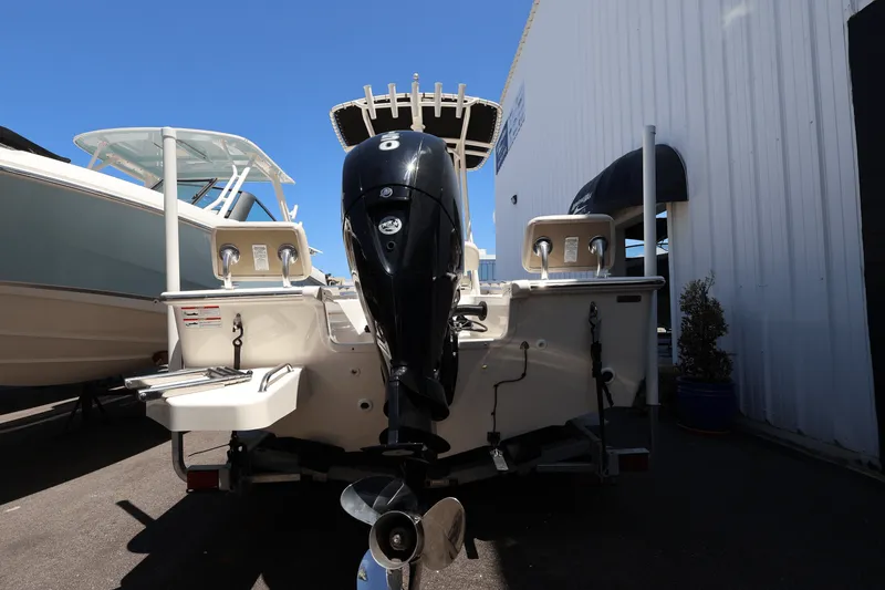 Slide: The Image of Boston Whaler 190 Montauk 2025 - 4