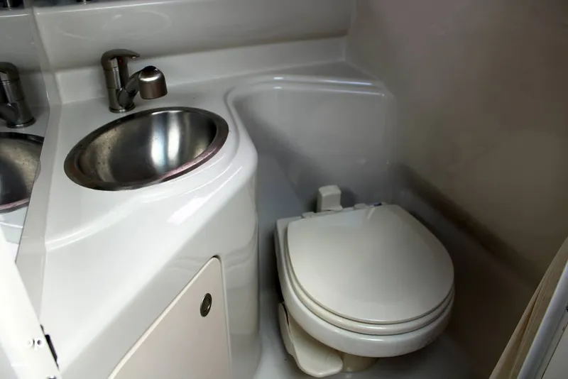 Slide: The Image of Sea Ray 240 Sundancer 2008 - 12203636