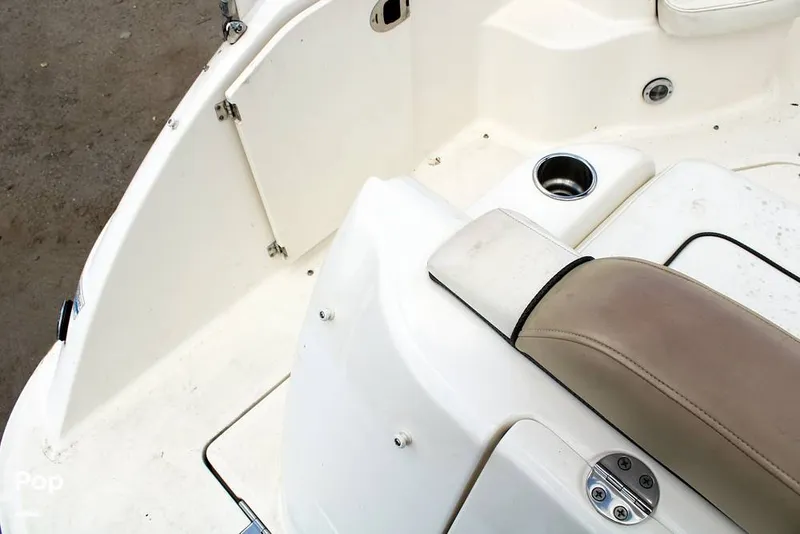 Slide: The Image of Sea Ray 240 Sundancer 2008 - 12203566