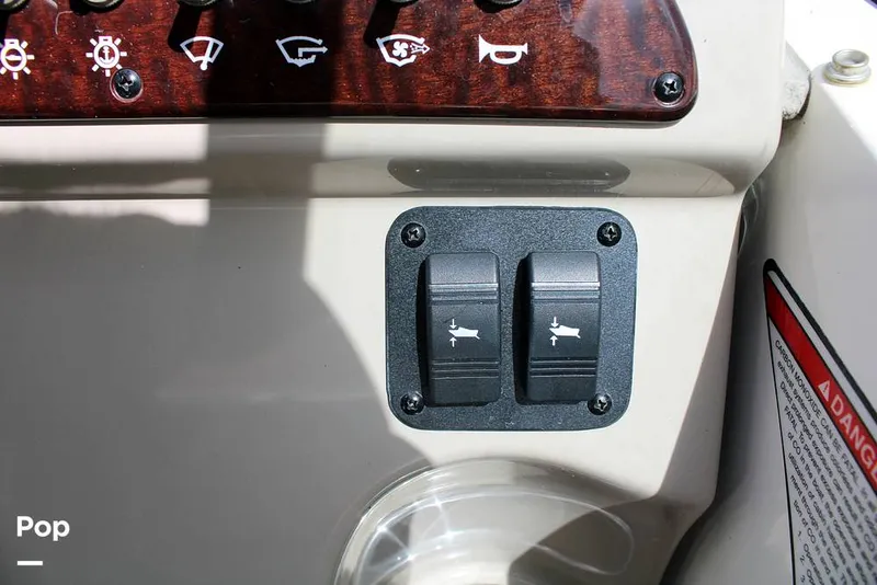 Slide: The Image of Sea Ray 240 Sundancer 2008 - 12203594