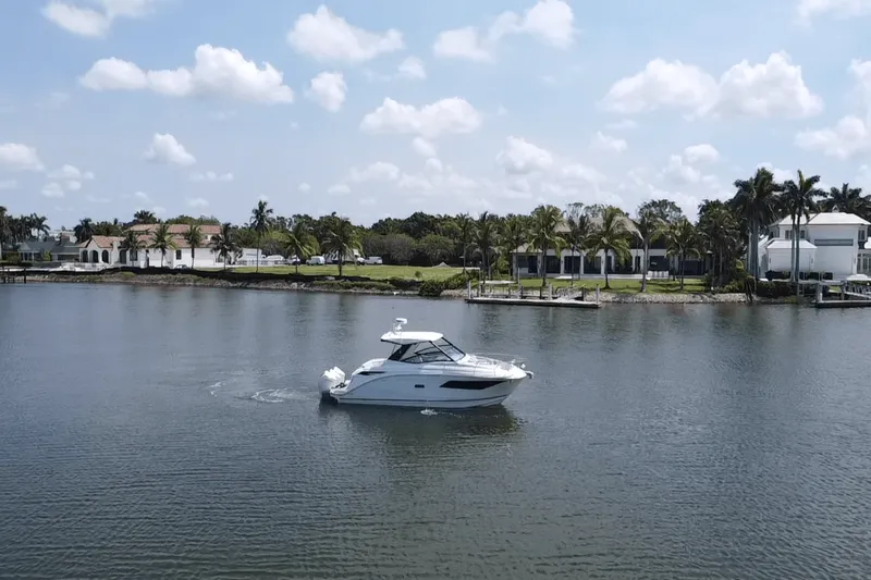 Slide: The Image of Sea Ray Sundancer 320 Outboard 2025 - 10