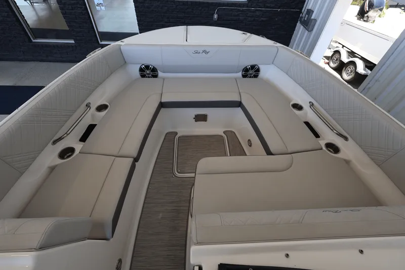 Slide: The Image of Sea Ray SDX 270 Outboard 2025 - 23