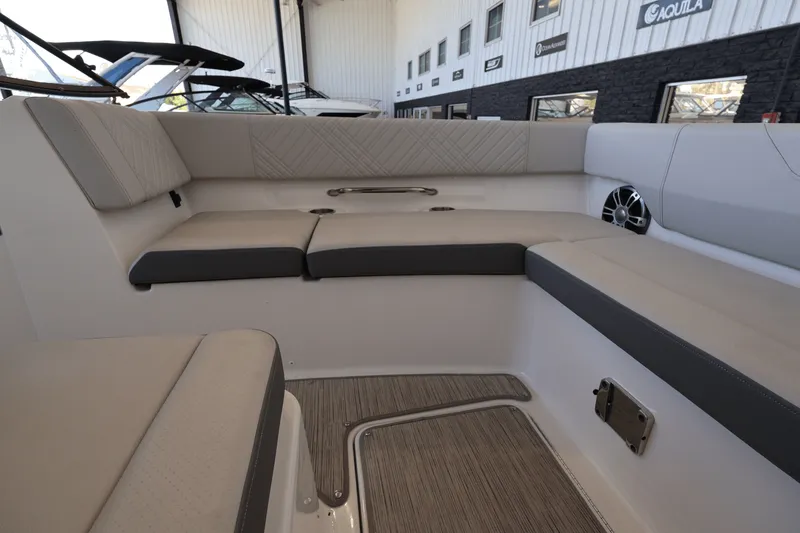 Slide: The Image of Sea Ray SDX 270 Outboard 2025 - 25