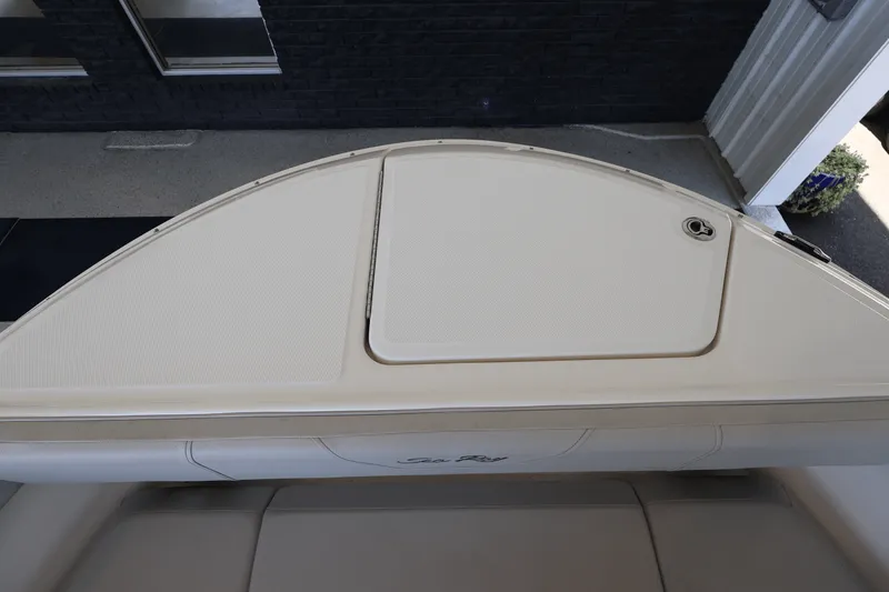 Slide: The Image of Sea Ray SDX 270 Outboard 2025 - 27