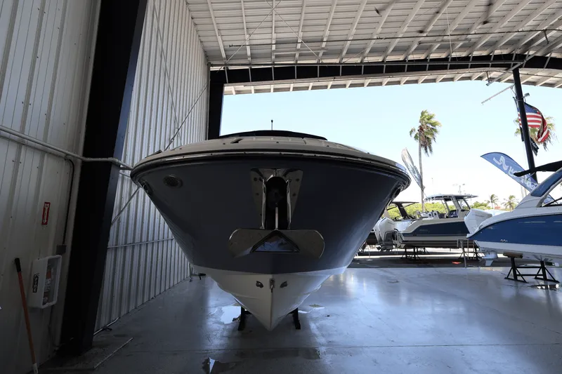 Slide: The Image of Sea Ray SDX 270 Outboard 2025 - 5