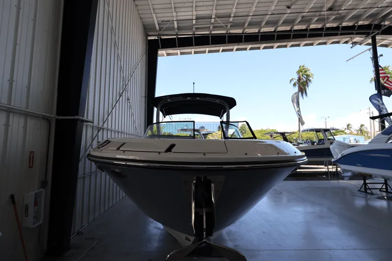 Slide: The Image of Sea Ray SDX 270 Outboard 2025 - 6