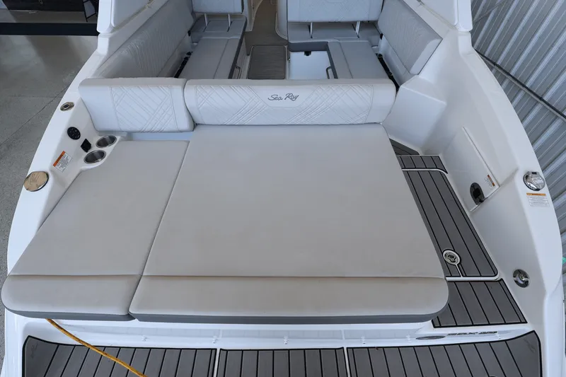 Slide: The Image of Sea Ray SDX 270 Outboard 2025 - 8