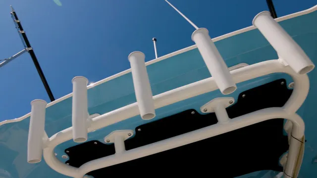 Slide: The Image of Boston Whaler 330 Outrage 2026 - 6