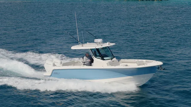 Slide: The Image of Boston Whaler 330 Outrage 2026 - 16