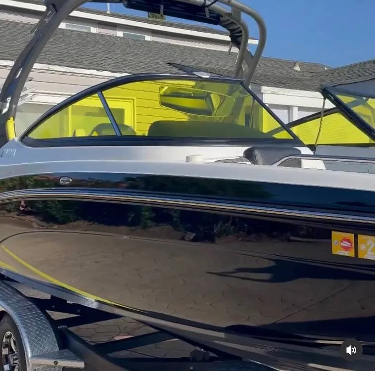 Slide: The Image of Yamaha 212x 2020 - 12204774