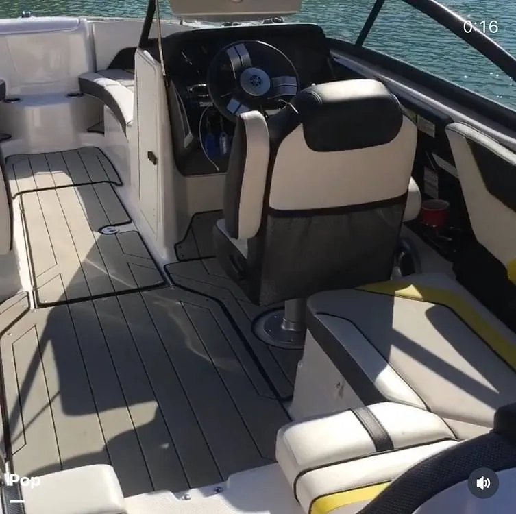 Slide: The Image of Yamaha 212x 2020 - 14157007