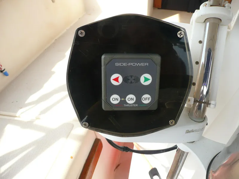 Slide: The Image of New bow thruster control - 10