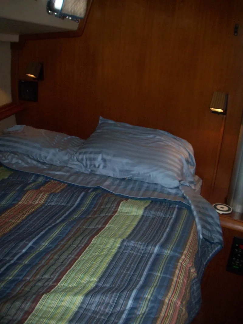 Slide: The Image of Forward Stateroom with big Pullman bed - 21