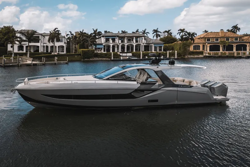 Slide: The Image of Azimut 48-VERVE 2024 - 1