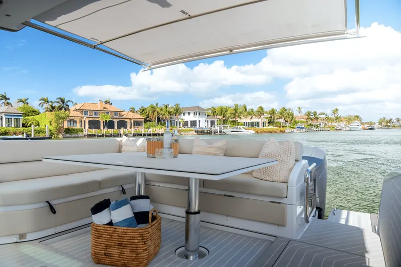 Slide: The Image of Azimut 48-VERVE 2024 - 12