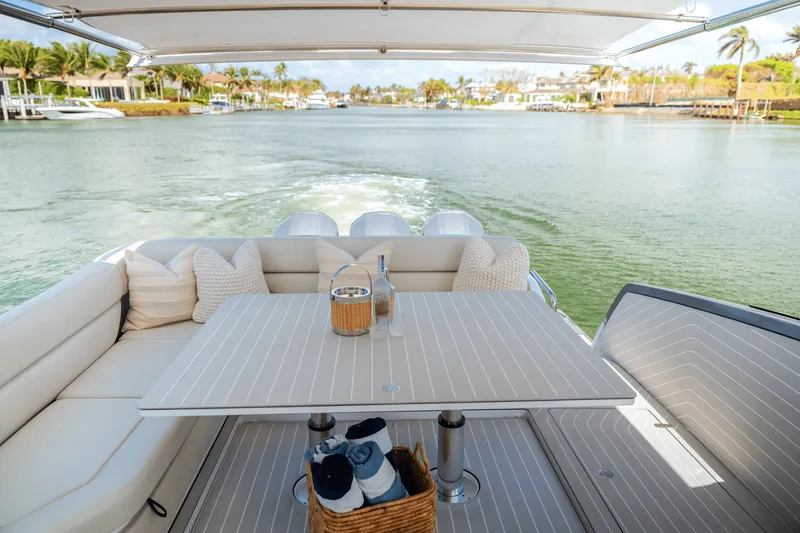 Slide: The Image of Azimut 48-VERVE 2024 - 16