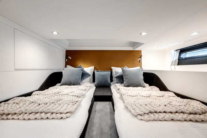 Slide: The Image of Azimut 48-VERVE 2024 - 17