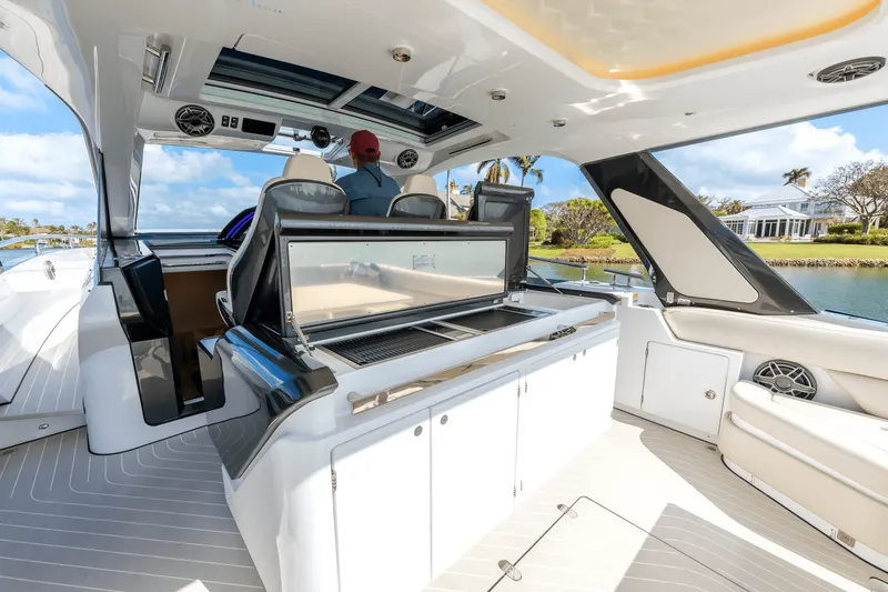 Slide: The Image of Azimut 48-VERVE 2024 - 37