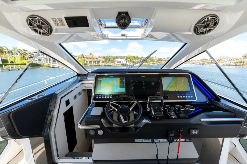 Slide: The Image of Azimut 48-VERVE 2024 - 5