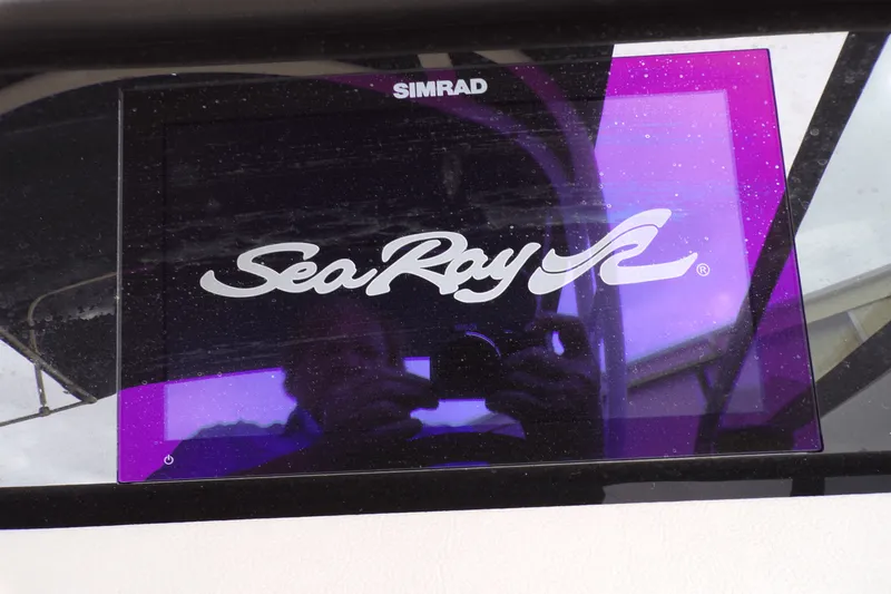 Slide: The Image of Sea Ray SDX 270 2022 - 30