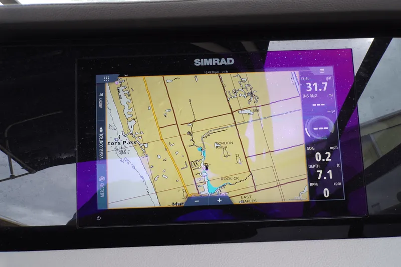 Slide: The Image of Sea Ray SDX 270 2022 - 34