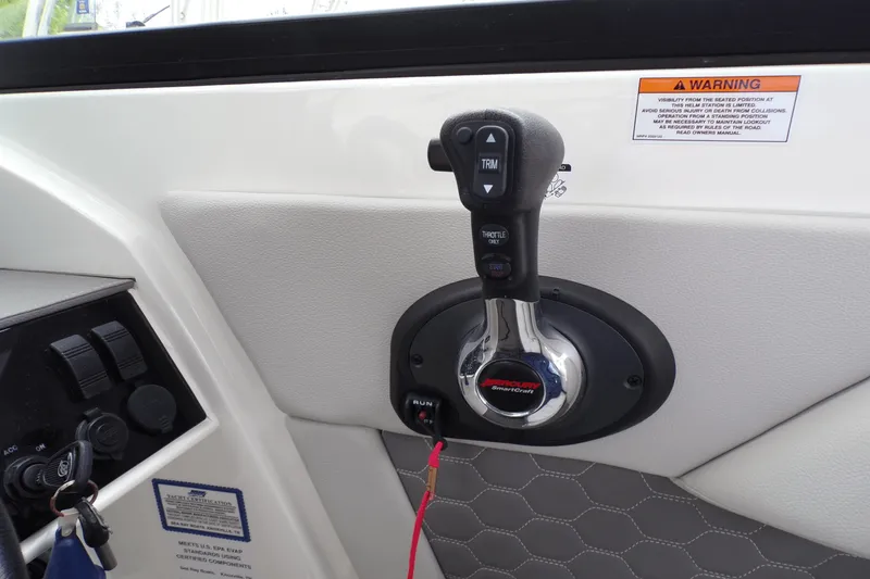 Slide: The Image of Sea Ray SDX 270 2022 - 35