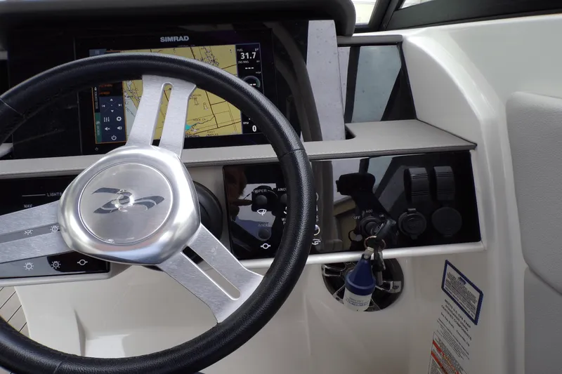 Slide: The Image of Sea Ray SDX 270 2022 - 36