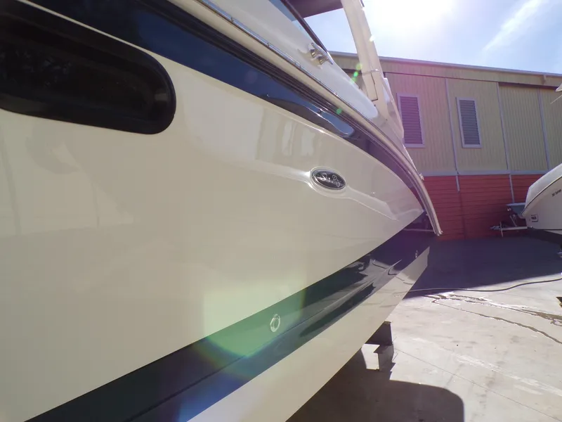 Slide: The Image of Sea Ray SDX 270 2022 - 5