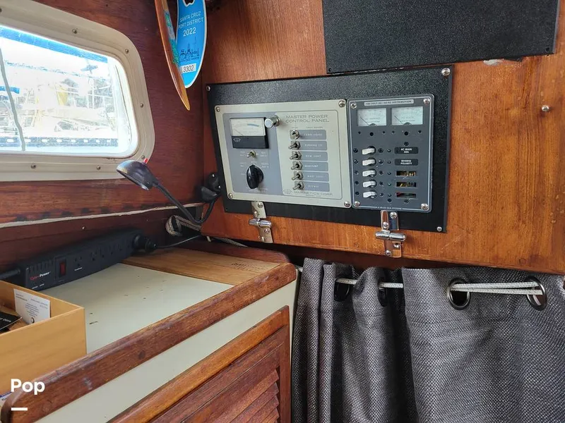 Slide: The Image of Islander 30 Bahama 1975 - 12189131