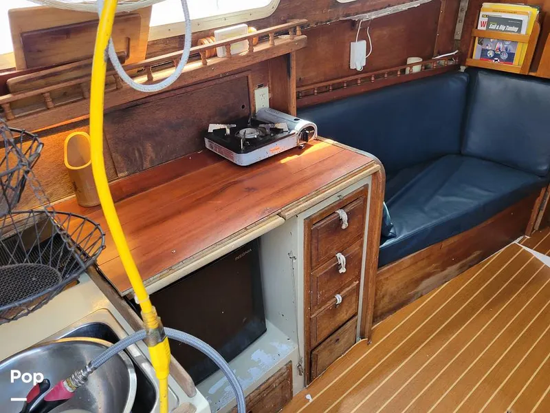 Slide: The Image of Islander 30 Bahama 1975 - 12189127