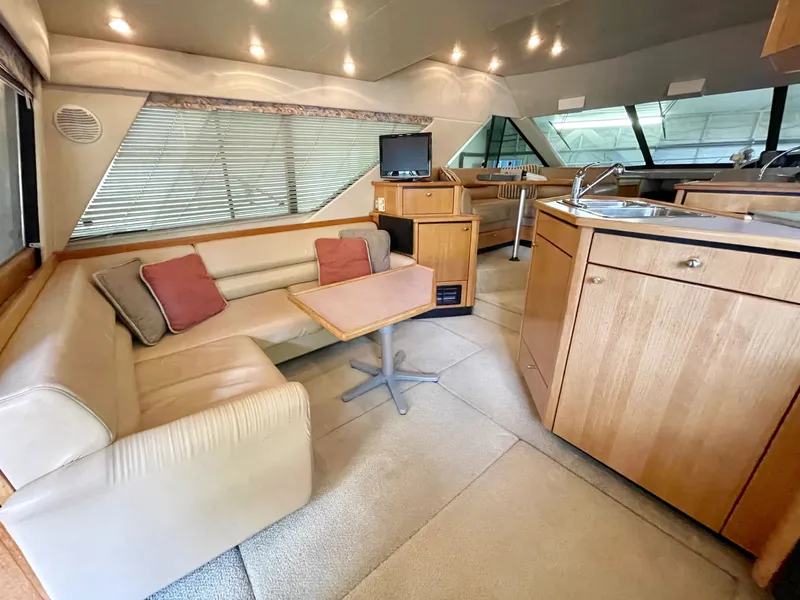 Slide: The Image of Bayliner 3988 Flybridge 1998 - 4