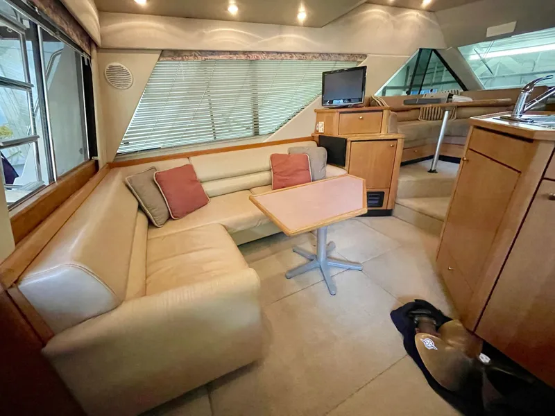 Slide: The Image of Bayliner 3988 Flybridge 1998 - 5