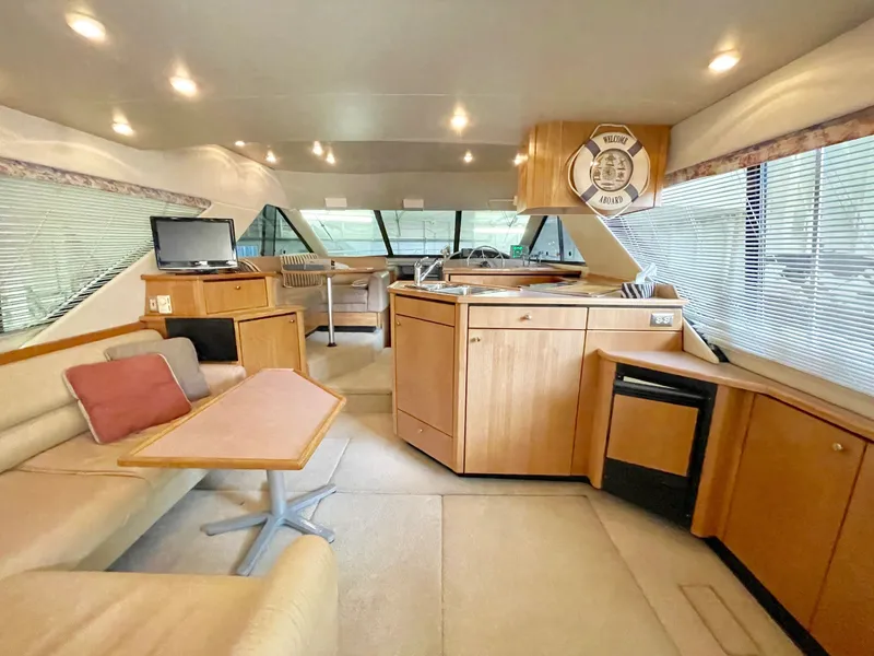 Slide: The Image of Bayliner 3988 Flybridge 1998 - 3
