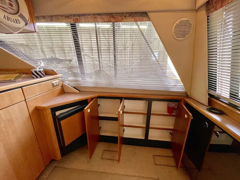 Slide: The Image of Bayliner 3988 Flybridge 1998 - 12