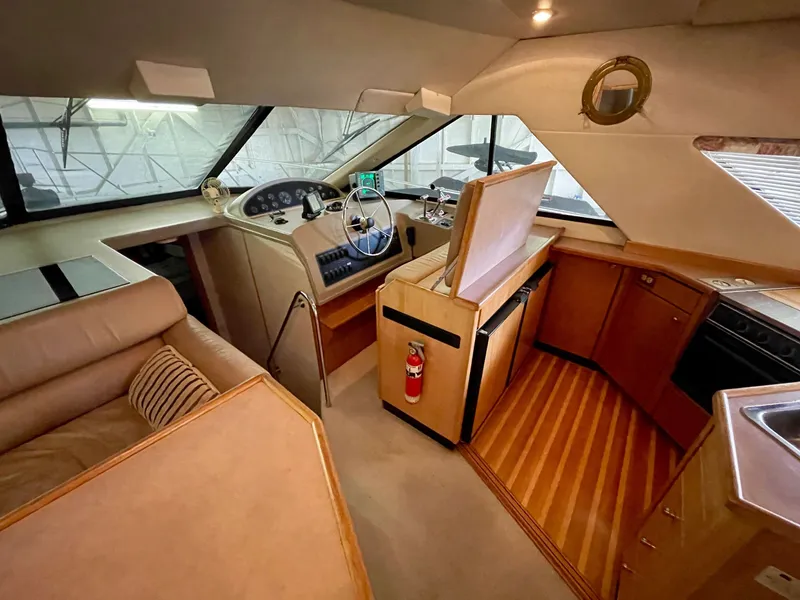 Slide: The Image of Bayliner 3988 Flybridge 1998 - 7