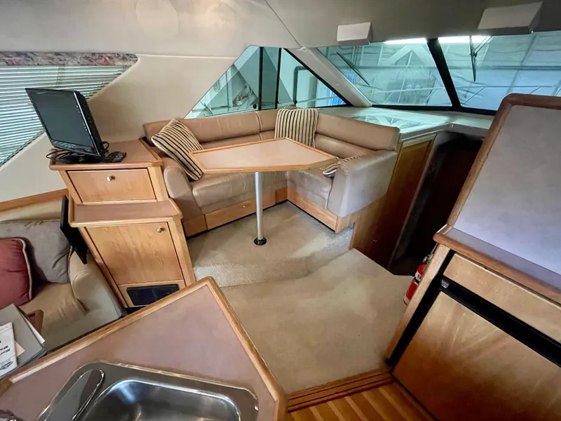 Slide: The Image of Bayliner 3988 Flybridge 1998 - 8
