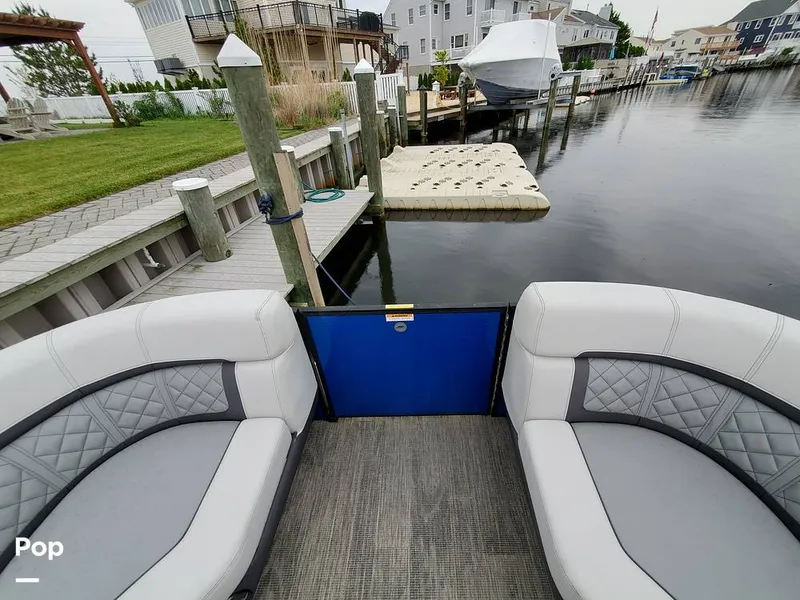 Slide: The Image of Godfrey AquaPatio 275 CBE 2021 - 12457685