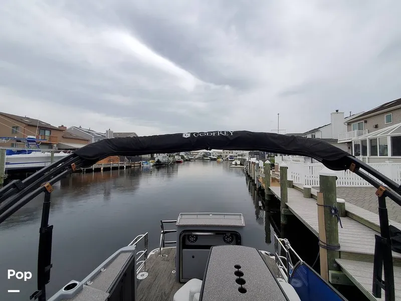 Slide: The Image of Godfrey AquaPatio 275 CBE 2021 - 12457736