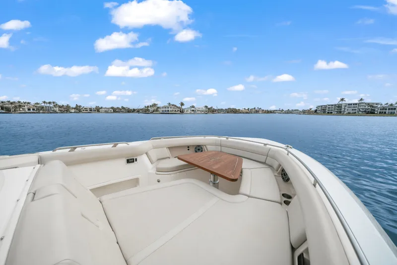 Slide: The Image of Boston Whaler 380 REALM 2022 - 18