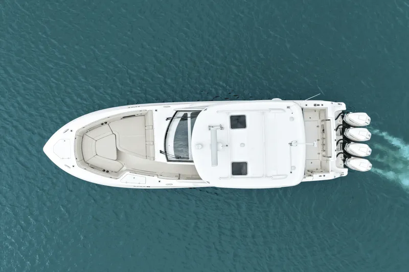 Slide: The Image of Boston Whaler 380 REALM 2022 - 3