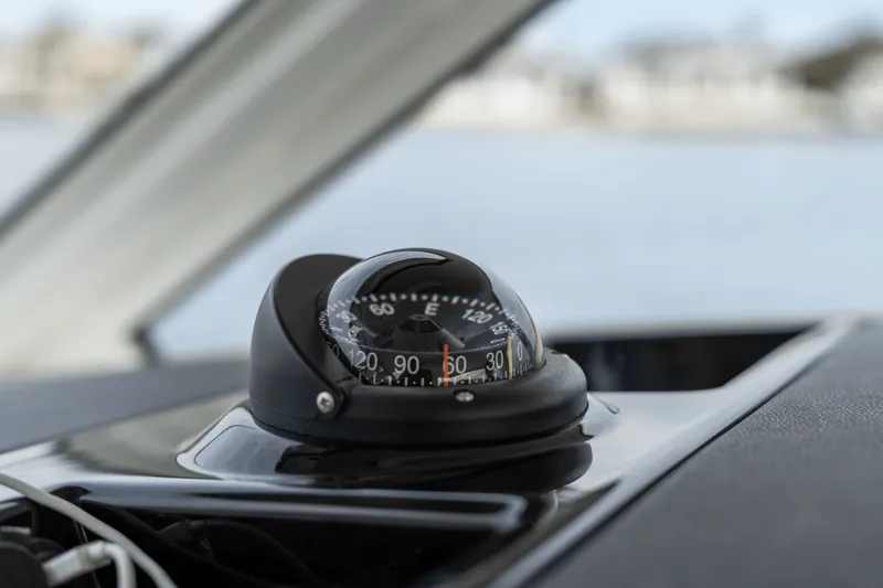 Slide: The Image of Boston Whaler 380 REALM 2022 - 42