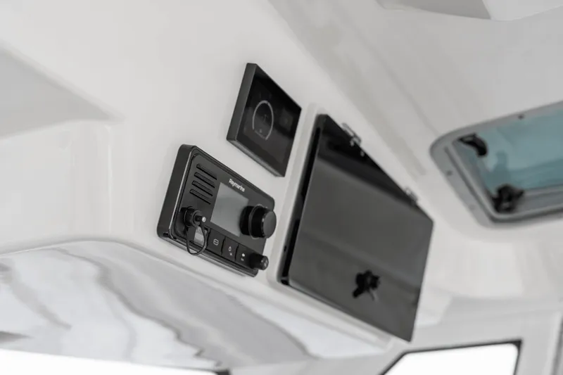 Slide: The Image of Boston Whaler 380 REALM 2022 - 44