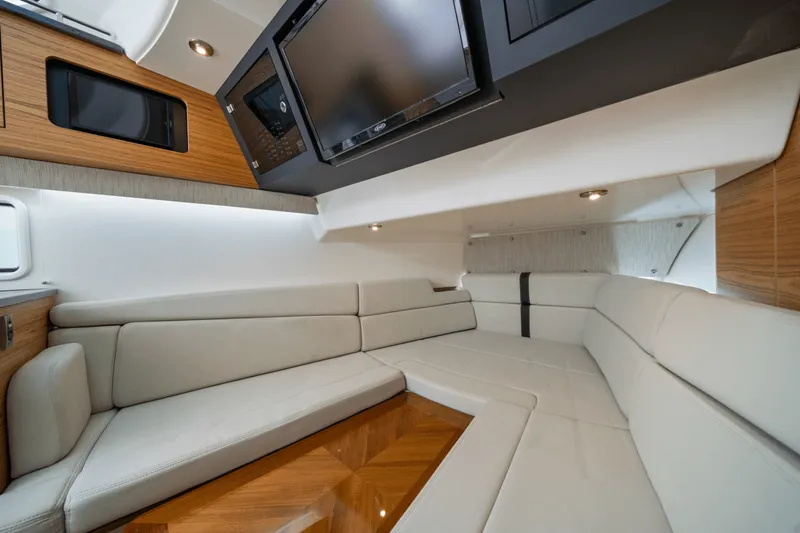 Slide: The Image of Boston Whaler 380 REALM 2022 - 53