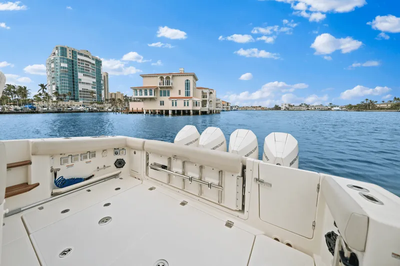 Slide: The Image of Boston Whaler 380 REALM 2022 - 61