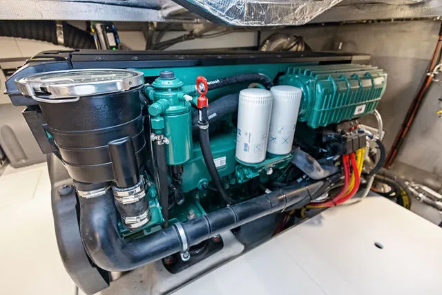 Slide: The Image of Galeon 400 FLY 2021 - 52