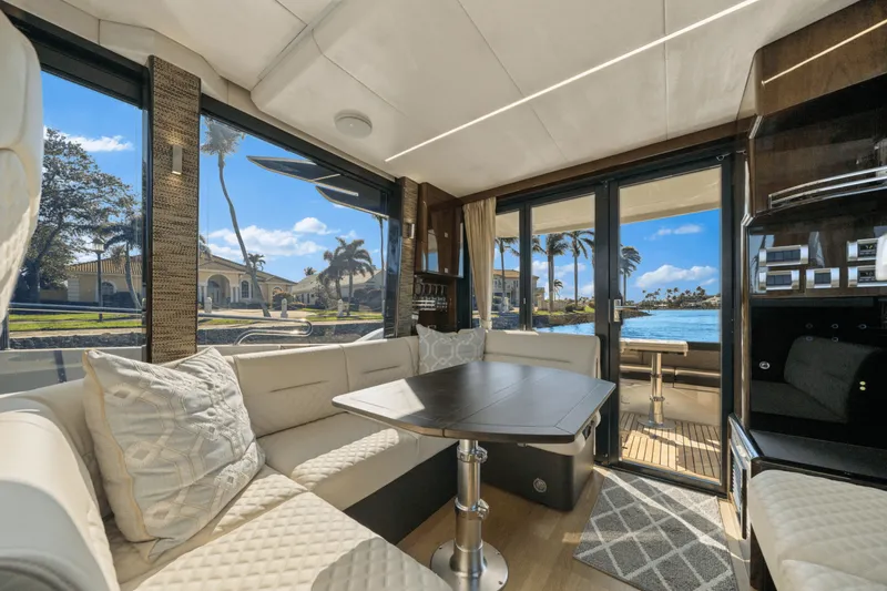 Slide: The Image of Galeon 400 FLY 2021 - 21