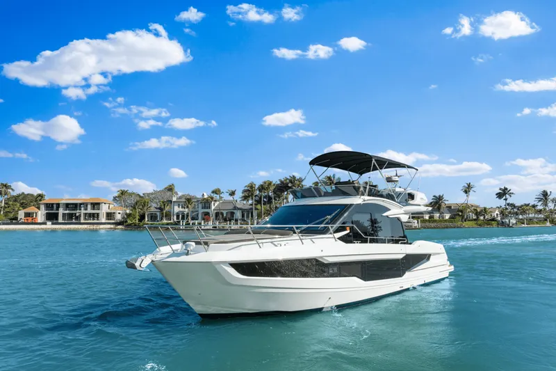 Slide: The Image of Galeon 400 FLY 2021 - 4
